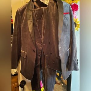 Mens 3 piece suit, pants, jacket, vest.